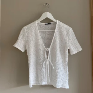 Topp Zara - Oanvänd Om man vanligtvis är storlek S kan man ha denna 