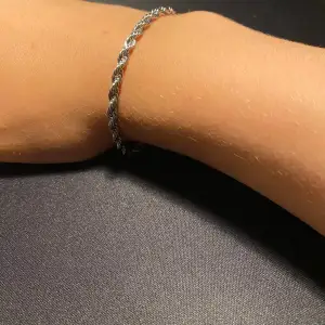 Tjena säljer ett helt nytt Cordell armband i silver. Hör av er vid funderingar 😊(6)