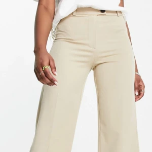 Kostym byxor - Mjuka kostymbyxor  Aldrig använt/ nyskick