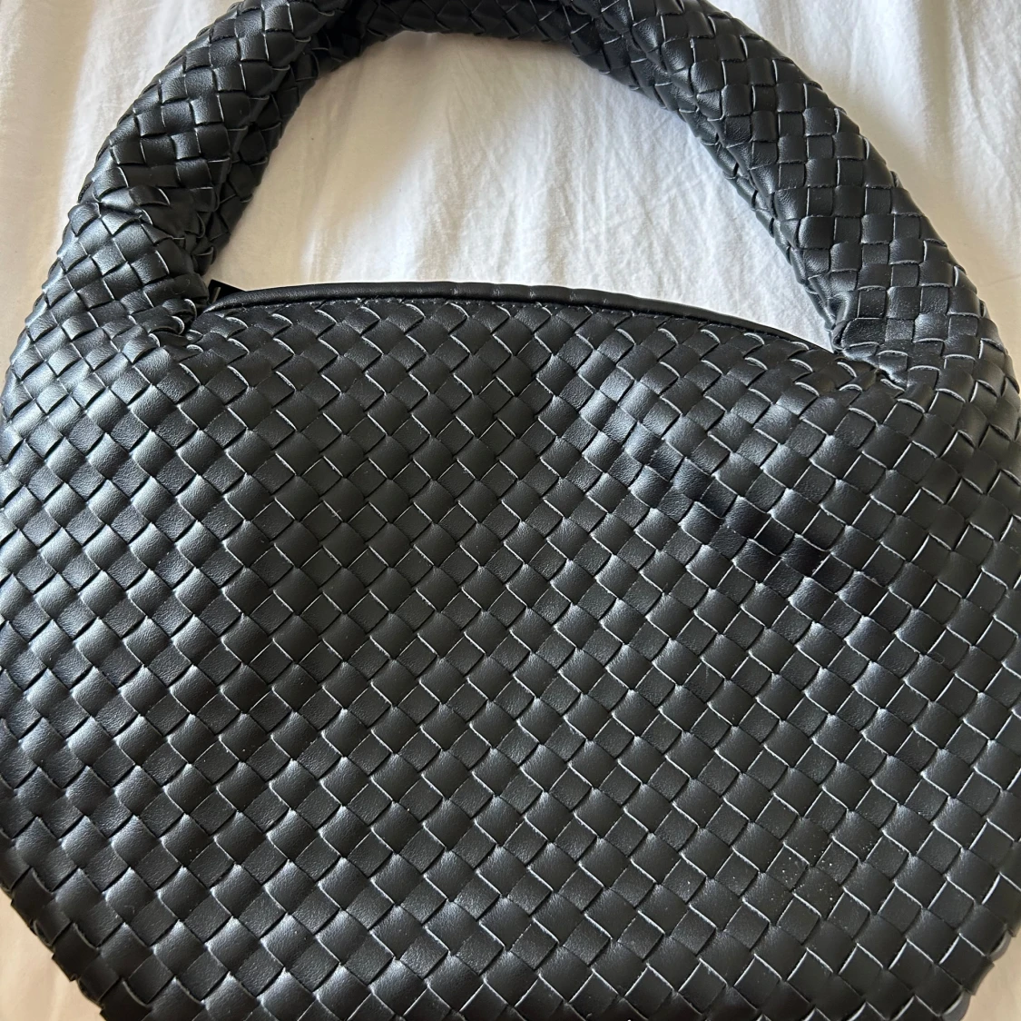 Säljer min fina nakd väska aldrig använt jätte fin annars får plast med allt perfekt till skolan