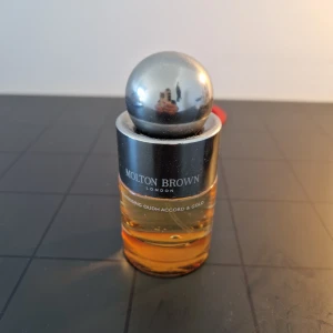 Molton brown oudh accord gold 50ml man - Molton brown. Used 15/50 ml. 