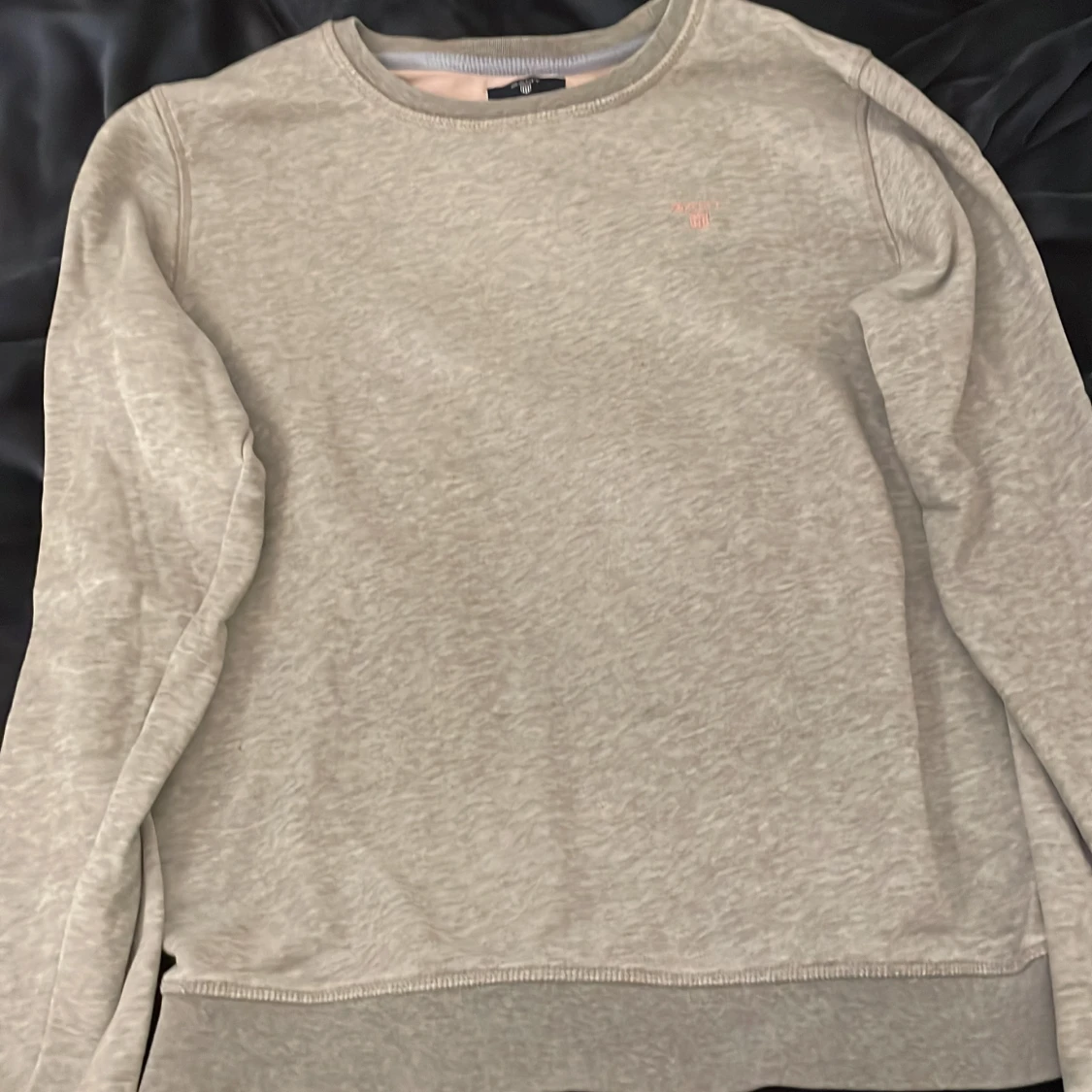 Grå sweatshirt från GANT - 2