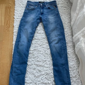 Replay jeans  - Snygga blåa jeans ifrån replay. Nypris=1200kr mitt pris 399kr W28 L32