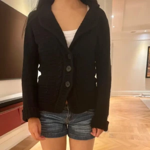 Svart stickad kofta - Stickad tröja! Fint skick