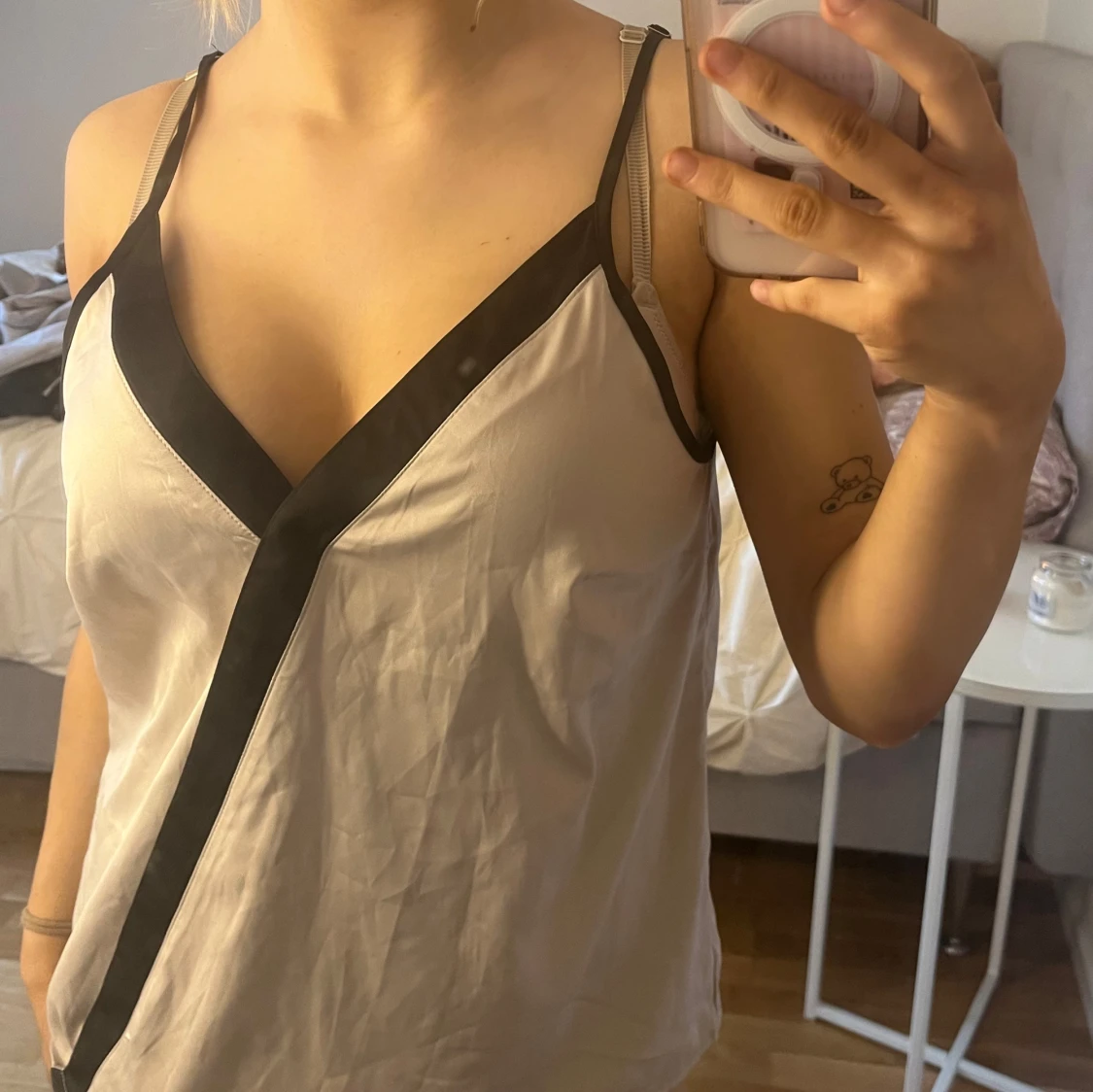 Ljusrosa och svart linne - 1