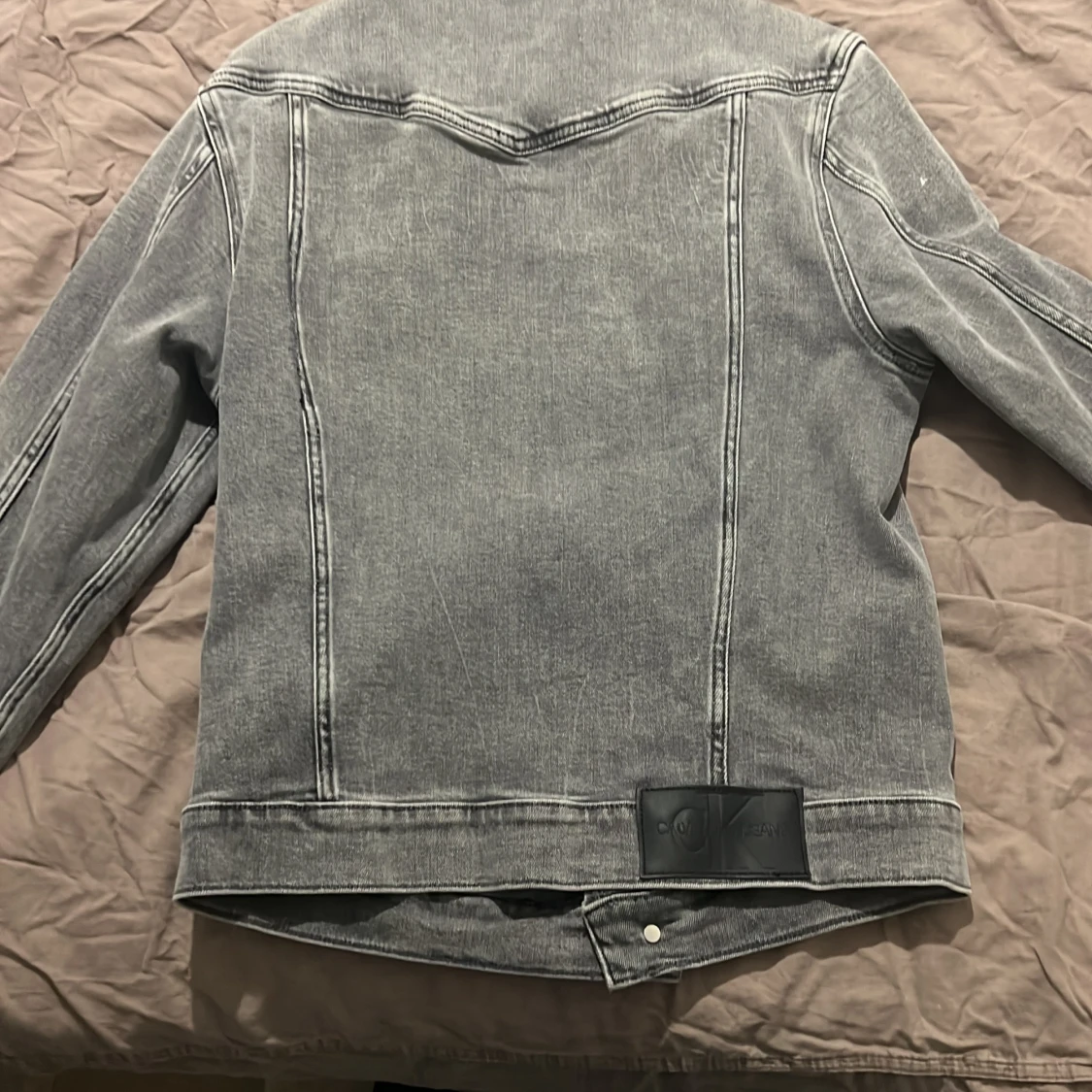 Grå jeansjacka från Calvin Klein - 3