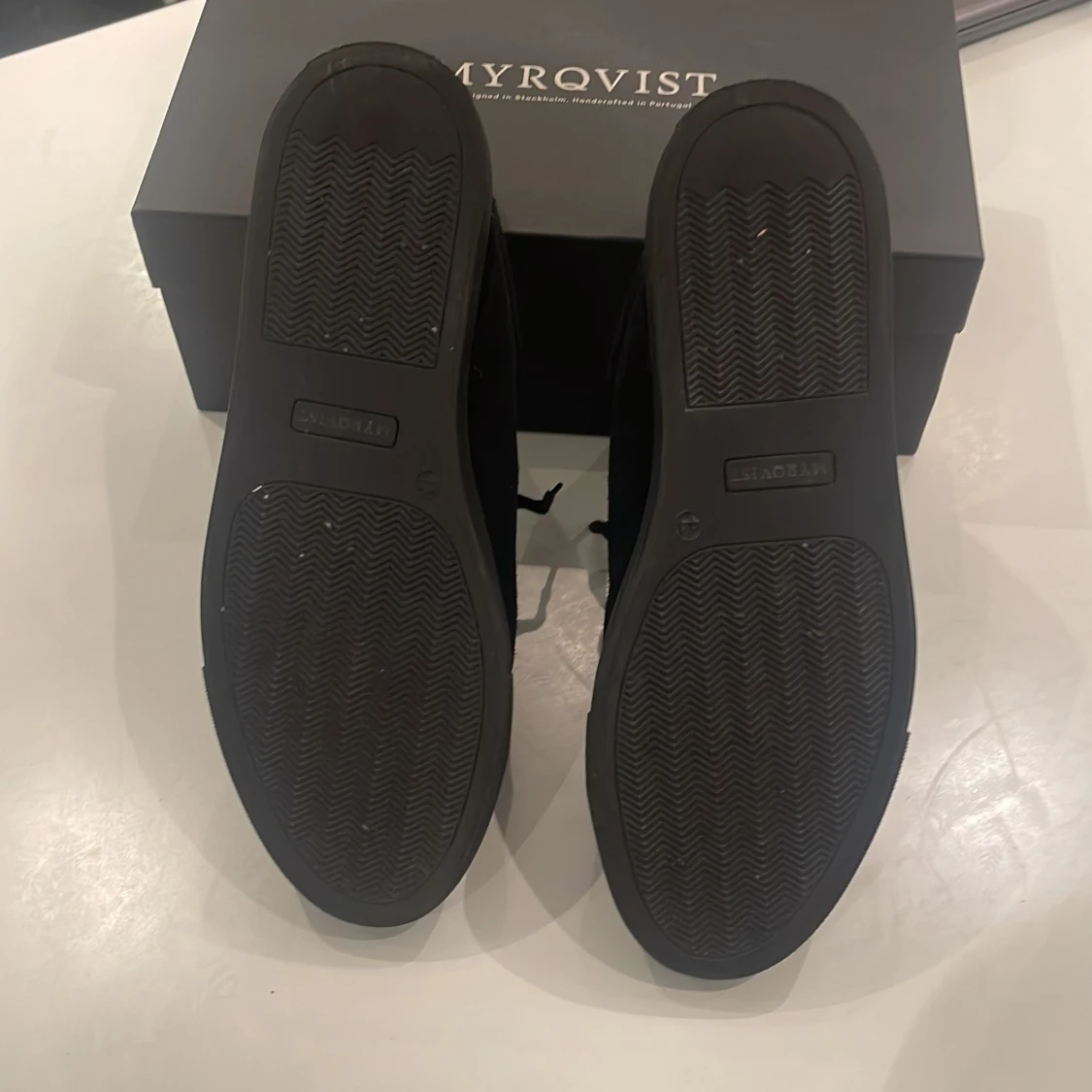 Svarta sneakers från Myrqvist - 1