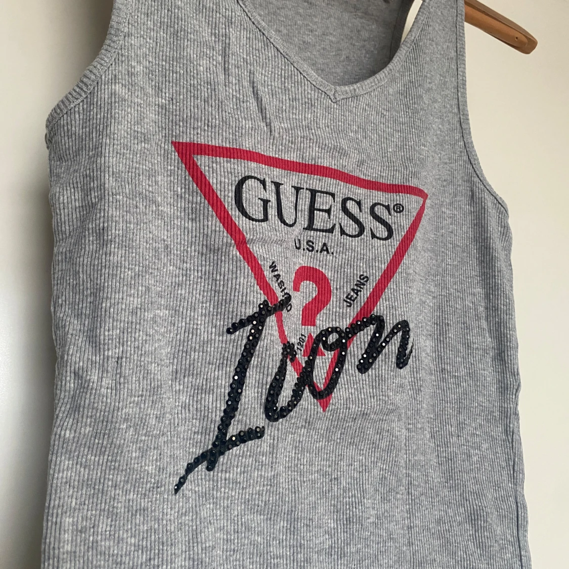 Grå ribbad linnetopp från Guess - 3