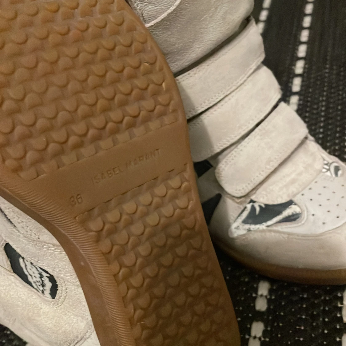 Beige sneakers från Isabel Marant - 1