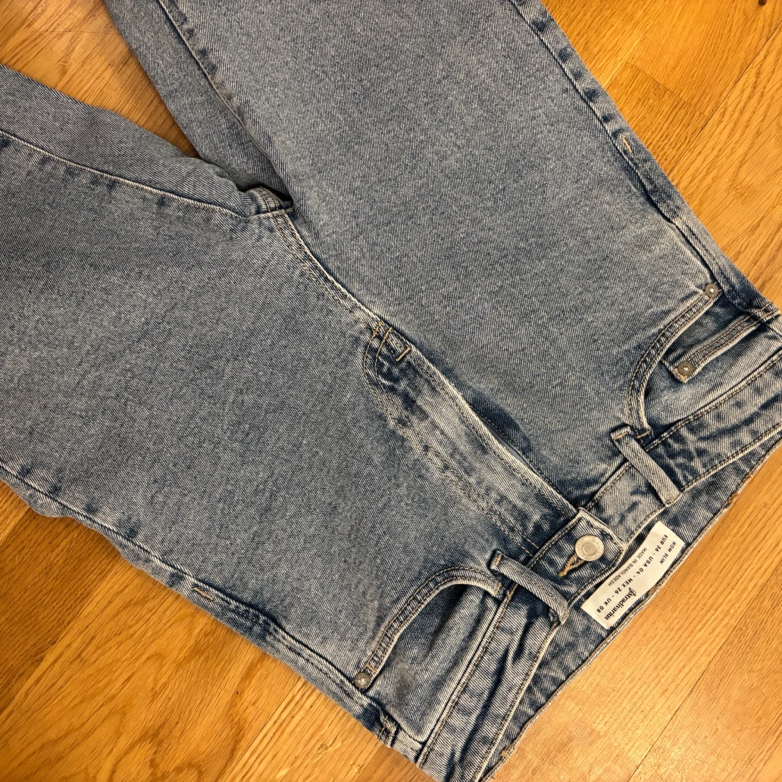 Blå jeans från stradivarius  - 1