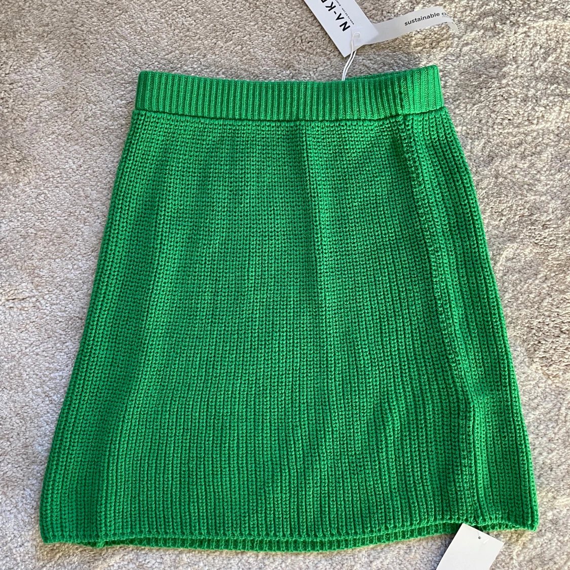 Grön stickad kjol från NA-KD M-L oanvänd  - 3