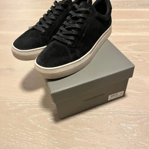 Vagabond skor - Säljer mina vagabondskor som är helt nya endast använda 2 gånger storlek 43 nypris 1300kr, mitt pris 849kr skick 10/10 vid frågor är det bara att höra av sig