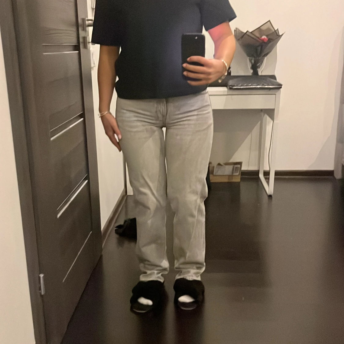 Grå jeans från Ginatricot