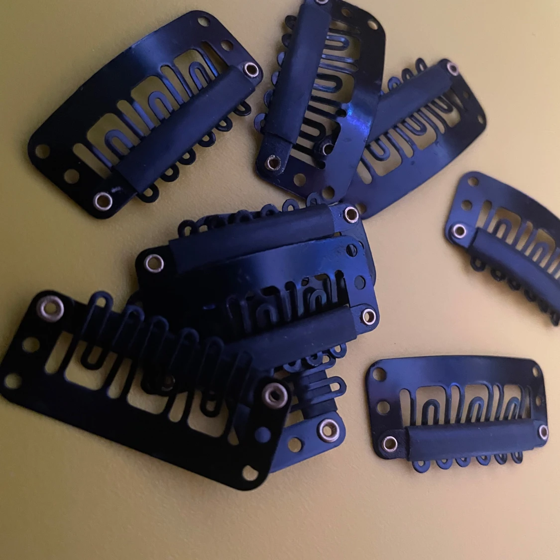 By prisförslag- 10 Svarta hårklämmor - 2