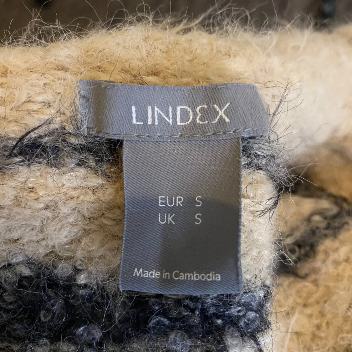 Beige och svart randig tröja från Lindex - 2