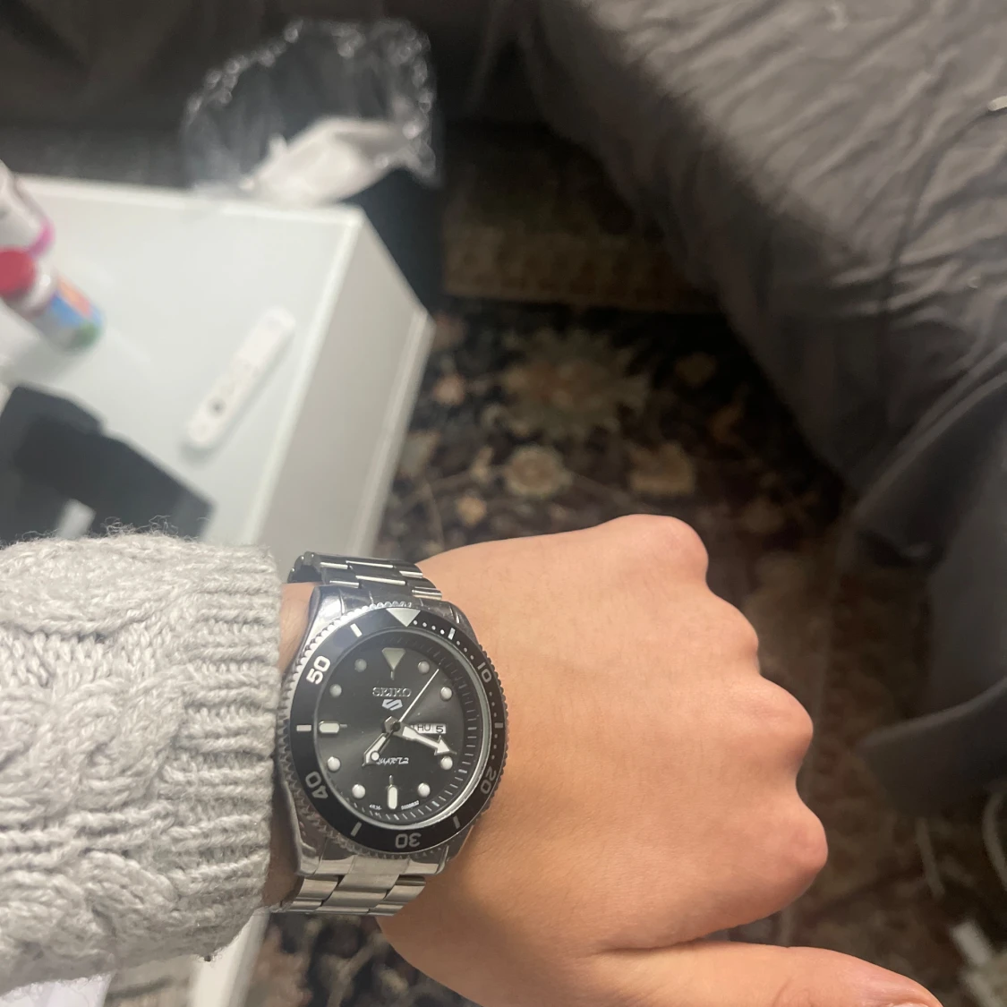 Svart och silver klocka från Seiko - 1