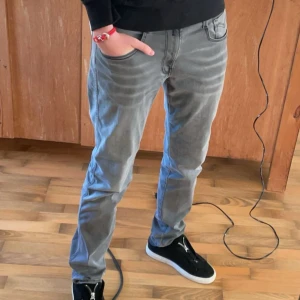 Replay Jinzz - Modell Hyperflex Storlek 32/32 bra skick tveka inte att skriva vid frågar MVH Elias🤝🏼