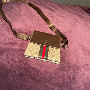 Becknarväska Gucci  - Knappt använd, tröttnat på den. Original pris ca 13 000kr
