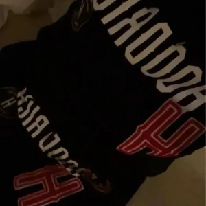 hoodrich  - bra skick knappt använda pris kan diskuteras säljer då jag inte använder dom M men passa som en S 