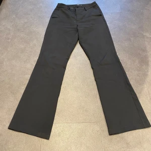 Bik bok kostymbyxor  - Använda 1 gång så där med i väldigt bra skick!