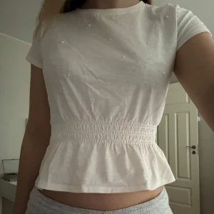 Söt tröja - Jätte fin tröja som är från h&m barnavdelning🥰Passar mig bra som brukar ha S/M