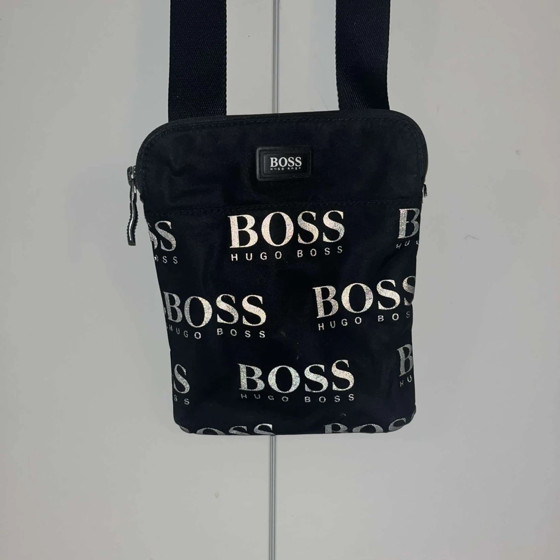 Hugo Boss axelväska