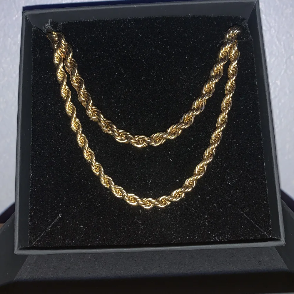 Armband (guld) 6mm  Halsband (guld) 4mm Halsbandet är 50cm långt och båda är doppat i 18karat guld,båda är helt nya och oanvända . Accessoarer.