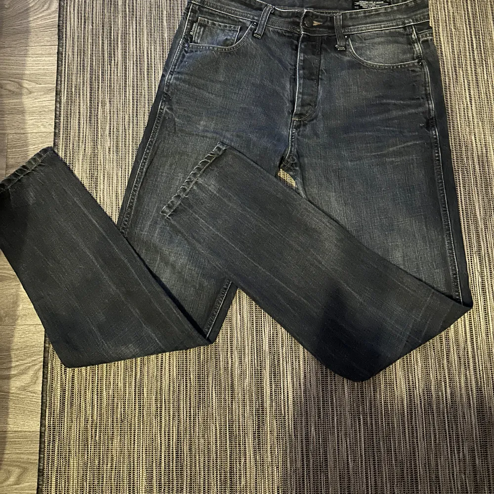 Riktigt snygga jack & jones jeans! Jättebra skick! Hör av er av intresse!💪. Jeans & Byxor.