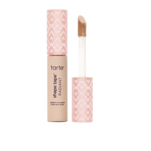 Tarte shape tape radiant concealer - Aldrig använd men förpackningen råkade jag tyvärr slänga. Insåg att jag köpt fel, denna är i en glowy version. Nypris 379kr, pris går att diskutera💕Färg 22B light beige, är ljusare än vad bilden visar