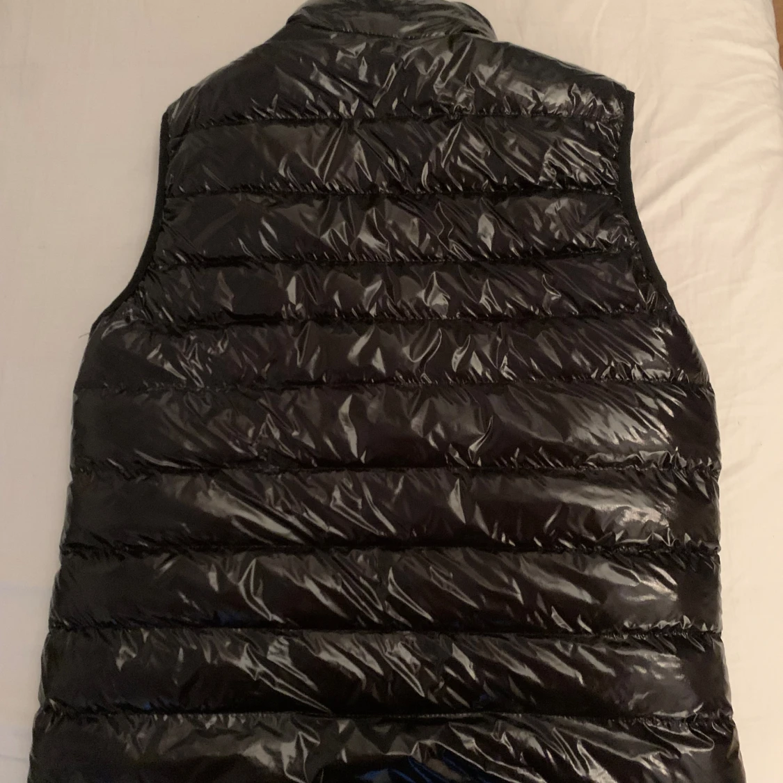 Moncler väst strl M - 90