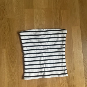 Randig tubtopp - Randig Tubtopp från bok bok i storlek s 
