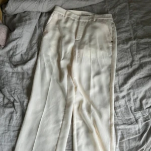 Kostymbyxor  - Kostymbyxor från Scotch & Soda aldrig använda i stl M 