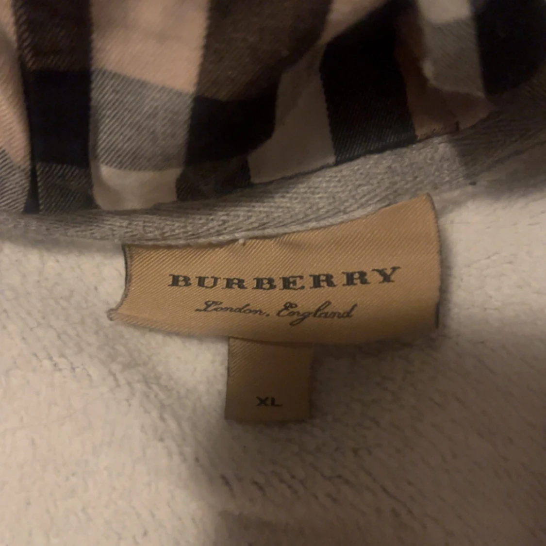 Burberry zip hoddie - 90
