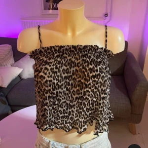 Leopard linne🐆🐆 - Jätte fin leopard linne från hm som aldrig är använd!!