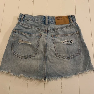Jeanskjol  - Jättefin jeanskjol från Pull & Bear💞 I mycket bra skick 