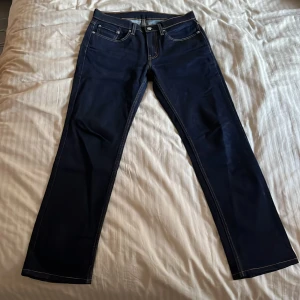 Levis Jeans 514 31W 32L - MarinBlå färg  Nästan som nya Använd ett fåtal gånger 
