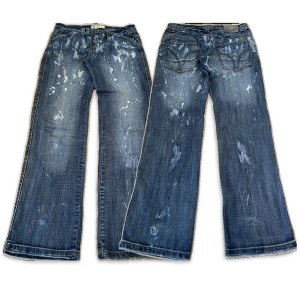 Bootcut jeans - Köpta på Sellpy för 300, straight leg, bra skick.  Innerbenslängd - 84 Midjemått - 84