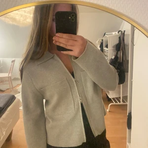 Jacka/kofta från åhlens - Assnygg knappt använd!!