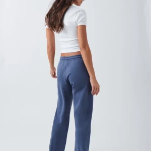 blåa mjukis byxor - Supermysiga mjukisbyxor i strl xs. Säljer då de aldrig kommer till användning. Endast använda några få gånger. Perfekta nu i höst