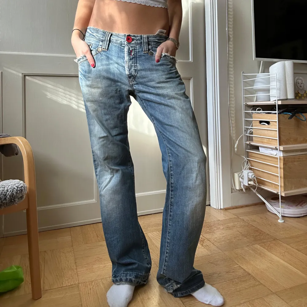 Så snygga lowwaist baggy jeans från Replay💕. Jeans & Byxor.