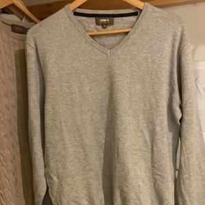 Ströms tröja - Säljer denna tröja i grå ifrån Ströms. Bra skick, storlek S. Kontakta vid funderingar!