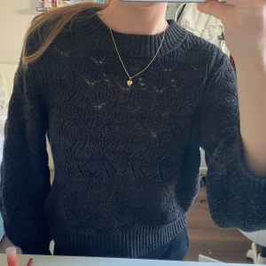 Stickad tröja - Mönstrad stickad tröja köpt från boozt💖 Nypris 700kr!