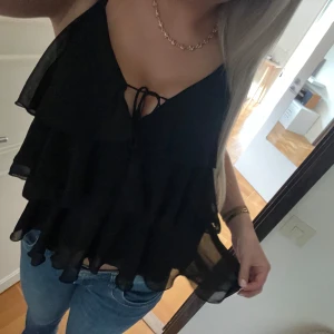 Topp från Zara! - Så söt topp från Zara !! Storlek M💞