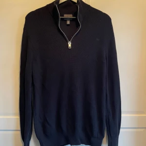 1/4 zip-up sweatshirt  - 1/4 zip-up sweatshirt från H&M!   Sparsamt använd och tröjan är som ny!
