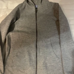 Zip hoodie Jack & Jones  - Stl 164  Färg grå 
