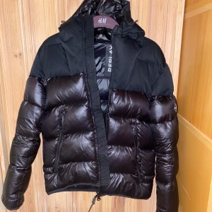 Replay Jacka - Säljer den för jag har blivit för fet. Storleken är XS men sitter lite tightare. 160-170 cm. 8/10 skicka, inga skavanker eller så vidare 