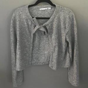 Fin kofta ifrån lager 157 - Jätte fin kofta ifrån lager 157 som ej kommer till användning, den är i super fint skick och är använd ca 2 ggr💞