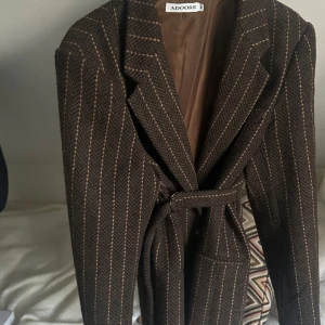 Kavaj adoore  - Kavaj ifrån Adoore, superfin och sparsamt använd 