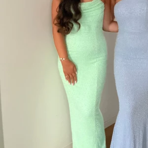 Festklänning/balklänning - Endast använd en gång Storlek xs/s Pris kan diskuteras vid snabb affär  Formar kroppen jätte fint