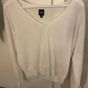 Stickad tröja - Superfin stickad tröja som använts Max 2 ggr, säljer för att den inte kommer till användning ☺️